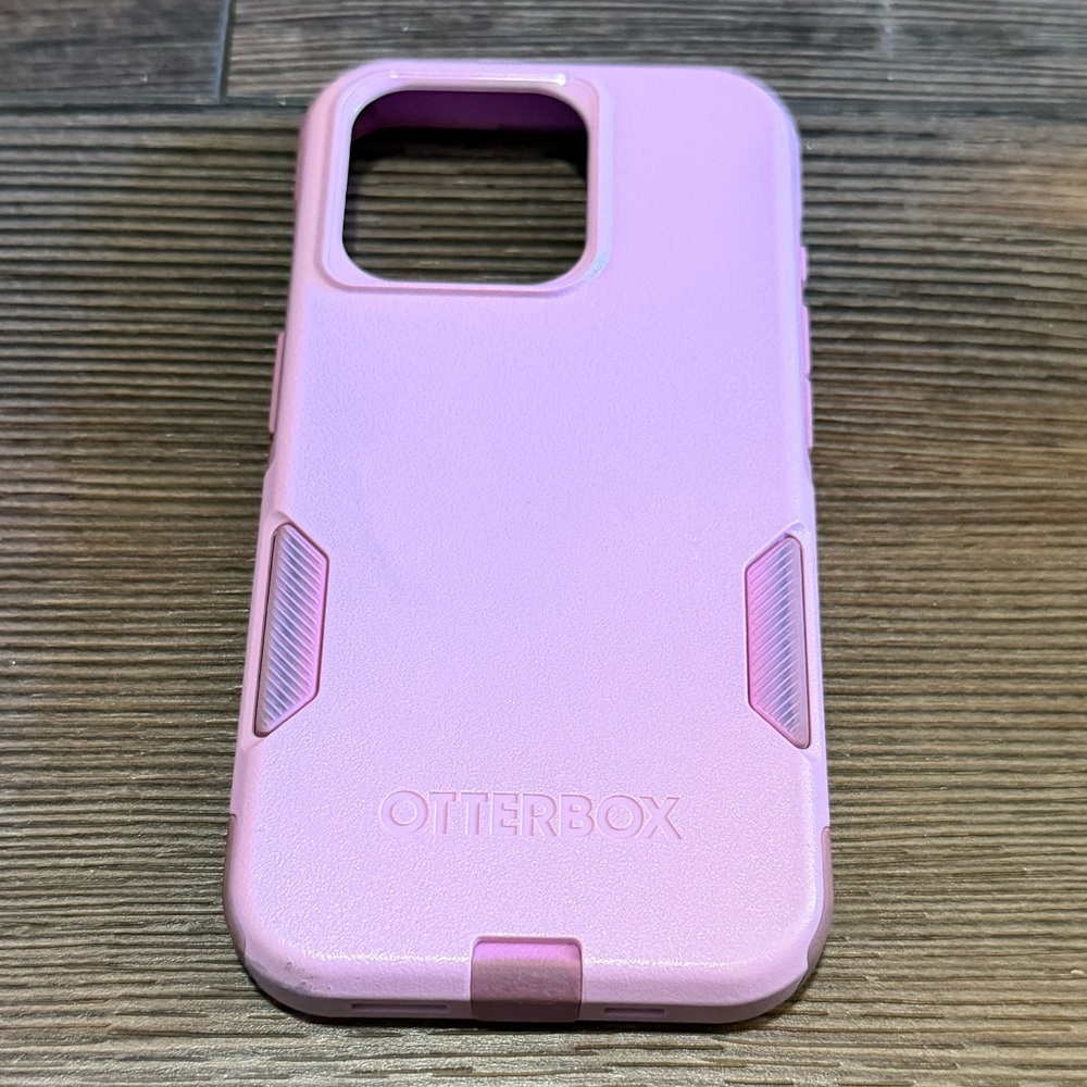 OtterBox iPhone 15 Pro Commuter Series Case